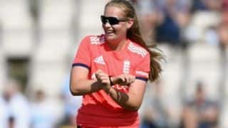 इंग्लिश गेंदबाज सोफी एक्लेस्टोन भारत के खिलाफ वनडे सीरीज से बाहर